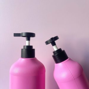 Chai Hồng Đậm Sọc HDPE vòi nhấn đen nhám