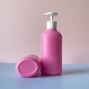 Chai hồng đậm sọc hdpe vòi nhấn dẹp trắng