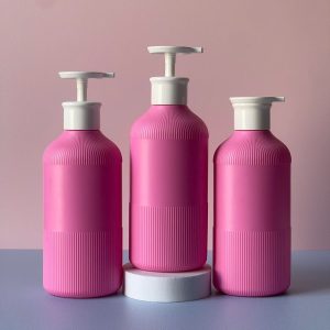 Chai hồng đậm sọc hdpe vòi nhấn dẹp trắng