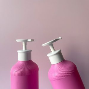 Chai hồng đậm sọc hdpe vòi nhấn dẹp trắng