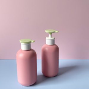 Chai HDPE Hồng vòi nhấn dẹp xanh