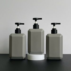 Chai HDPE Vuông Xám vòi nhấn dẹp Đen Nhám