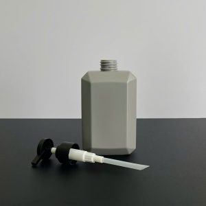 Chai HDPE Vuông Xám vòi nhấn dẹp Đen Nhám