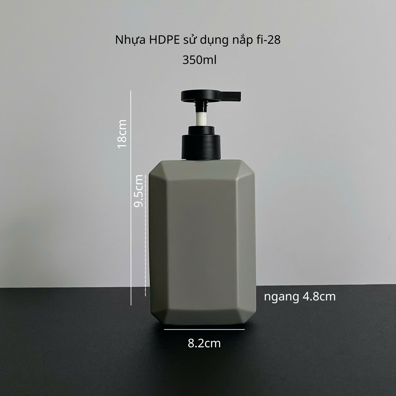 chai-hdpe-vuong-xam-voi-nhan-dep-den-nham-350ml Chai HDPE Vuông Xám vòi nhấn dẹp Đen Nhám