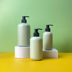 Chai HDPE tròn xanh vòi nhấn sóng sọc đen