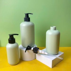 Chai HDPE tròn xanh vòi nhấn sóng sọc đen