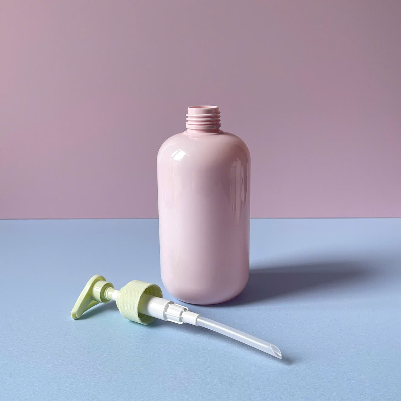 chai-pet-hong-voi-nhan-soc-xanh-500ml-4 Chai PET Hồng vòi nhấn sóng sọc Xanh