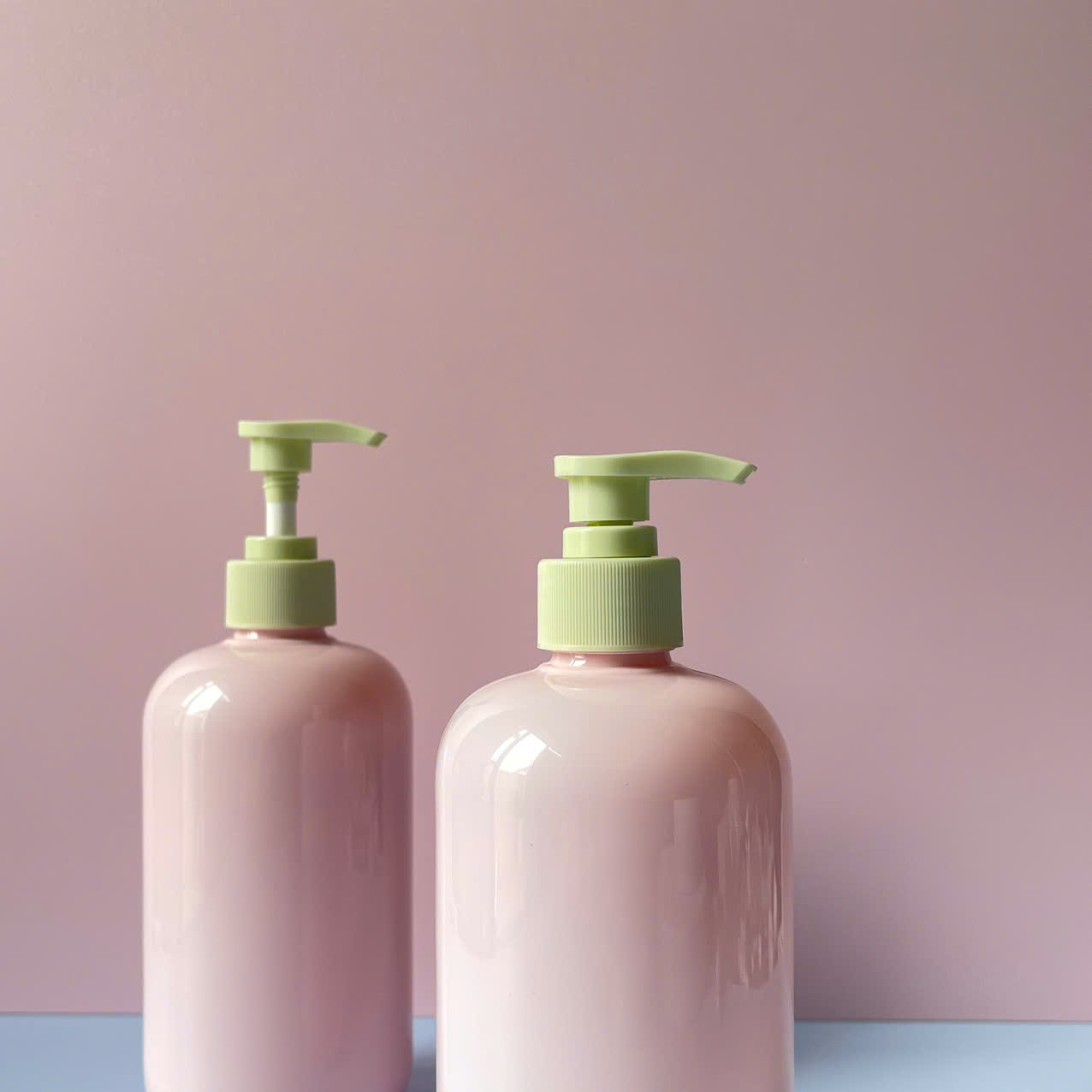 chai-pet-hong-voi-nhan-soc-xanh-500ml-7 Chai PET Hồng vòi nhấn sóng sọc Xanh