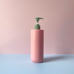 Chai nhựa HDPE vai ngang vòi nhấn xanh đậm