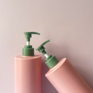 Chai nhựa HDPE vai ngang vòi nhấn xanh đậm