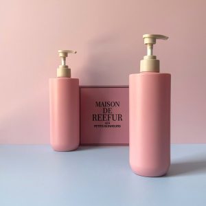 Chai nhựa HDPE hồng vai ngang vòi nhấn sóng nâu