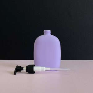 Chai HDPE thân tròn tím vòi nhấn sóng 300ml