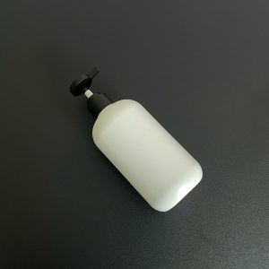 Chai HDPE tròn trắng vòi nhấn dẹp đen nhám