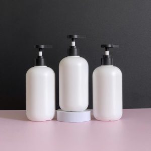 Chai HDPE tròn trắng vòi nhấn dẹp đen nhám