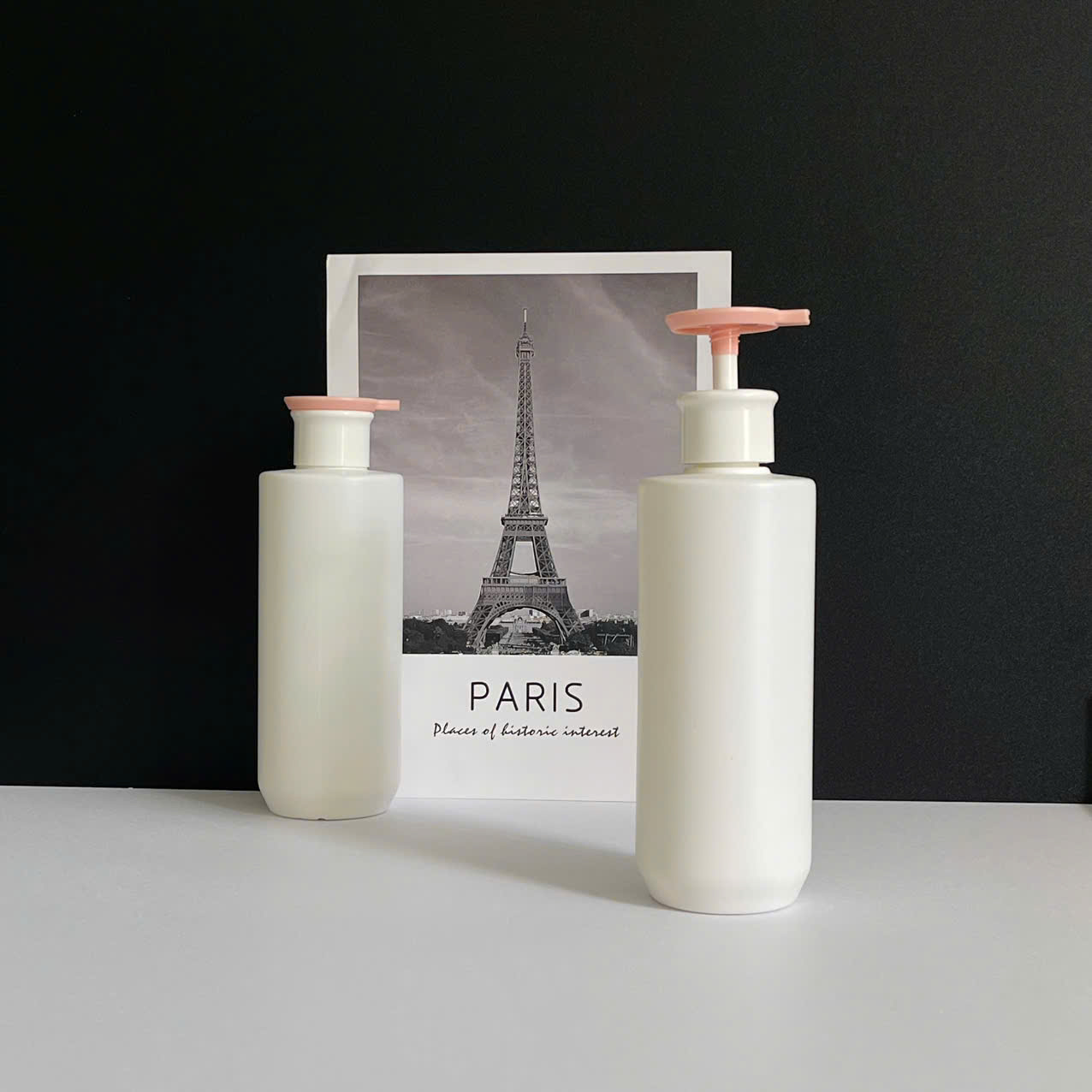 chai-hdpe-trang-vai-ngang-voi-nhan-dep-hong-500ml Chai HDPE trắng vai ngang vòi nhấn dẹp hồng