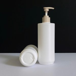 Chai HDPE trắng vai ngang vòi nhấn nâu nhám