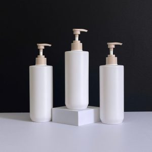 Chai HDPE trắng vai ngang vòi nhấn nâu nhám