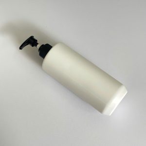 Chai HDPE trắng vai ngang vòi nhấn sọc