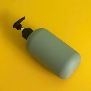 Chai HDPE xanh đậm vòi nhấn sóng đen