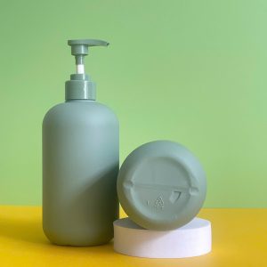 Chai HDPE tròn xanh đậm vòi nhấn sóng xanh trơn