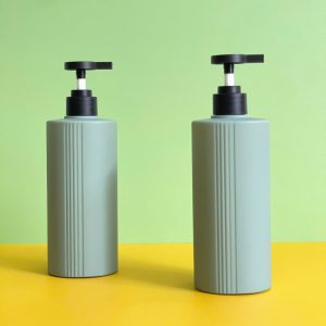 Chai HDPE 2 lớp xanh đậm vòi nhấn dẹp đen