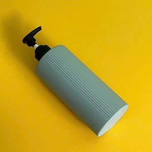 Chai HDPE 2 lớp xanh đậm vòi nhấn sóng đen