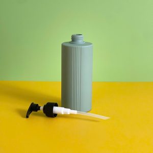 Chai HDPE 2 lớp xanh đậm vòi nhấn sóng đen