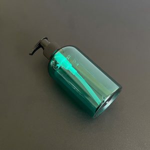 Chai PET xanh ngọc vòi nhấn sóng đen