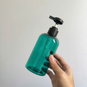 Chai PET xanh ngọc vòi nhấn dẹp đen nhám