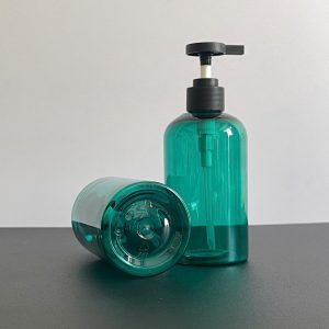 Chai PET xanh ngọc vòi nhấn dẹp đen nhám