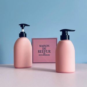 Chai HDPE hồng vai bầu tròn vòi nhấn sóng