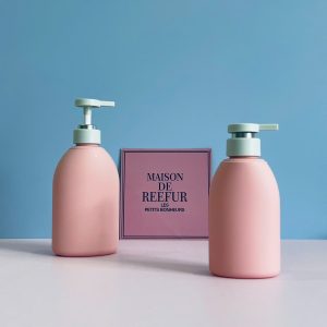 Chai HDPE hồng vai bầu tròn vòi nhấn dẹp xanh lá