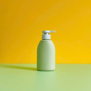 Chai HDPE xanh lá vai bầu tròn vòi nhấn xanh mint