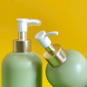 Chai HDPE xanh lá tròn lùn vòi nhấn kẹp trắng