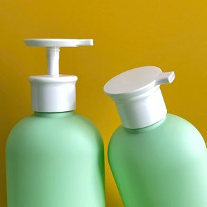 Chai đựng sữa tắm xanh hình trụ chất liệu HDPE vòi nhấn dẹp trắng