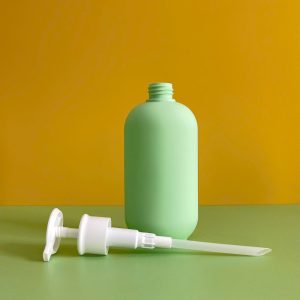 Chai đựng sữa tắm xanh hình trụ chất liệu HDPE vòi nhấn dẹp trắng