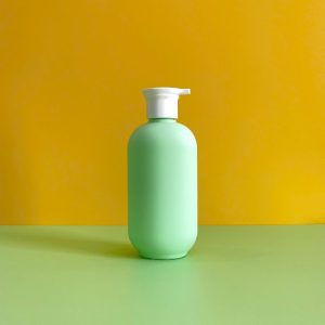 Chai đựng sữa tắm xanh hình trụ chất liệu HDPE vòi nhấn dẹp trắng