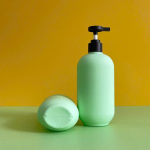 Chai đựng sữa tắm xanh hình trụ chất liệu HDPE vòi nhấn dẹp