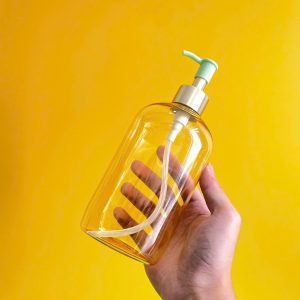 Chai đựng sữa tắm vàng trong PET vòi nhấn xanh nhọn