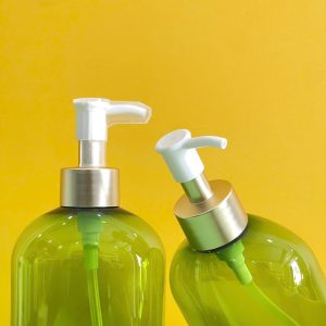 Chai đựng dầu gội PET xanh ngọc vòi nhấn kẹp trắng 500ml