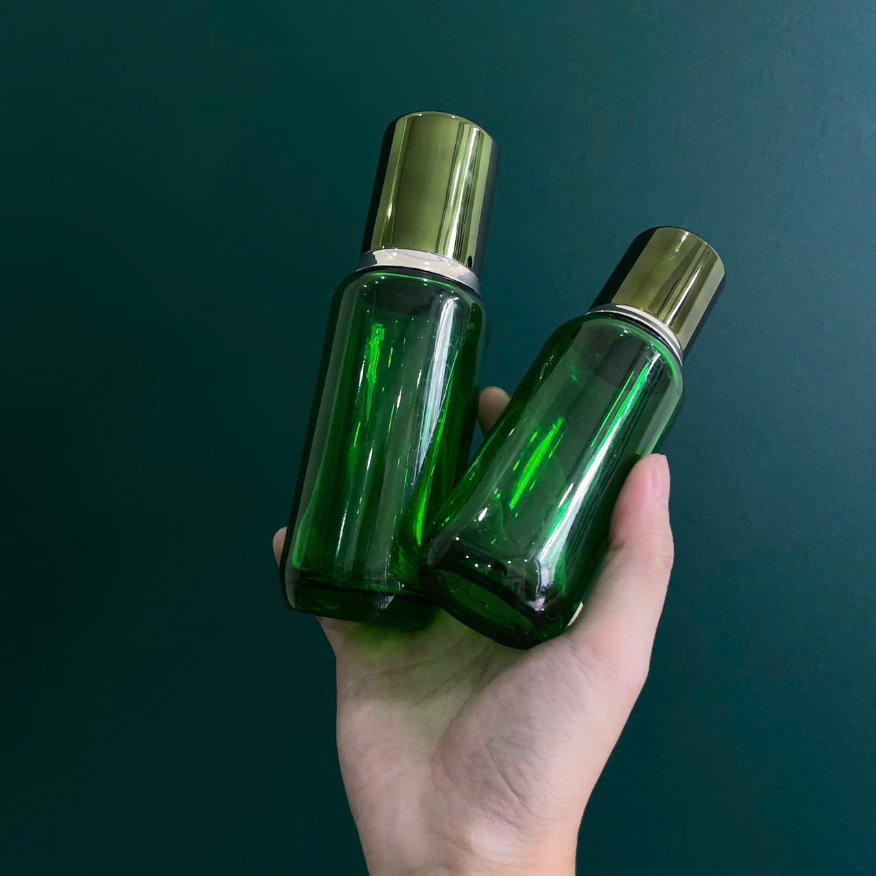 z6624093593037_bd6ce81dba04366705fa74f9c000d071 Chai Tinh Dầu Xanh Lá 50 & 100ml