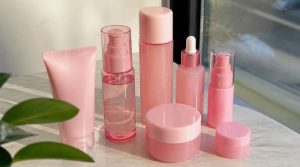 Nguyên nhân mỹ phẩm bị biến chất khi đựng sai loại chai